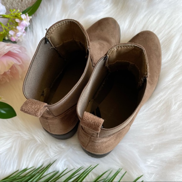 Slip On Brown Boots - Picture 5 of 9